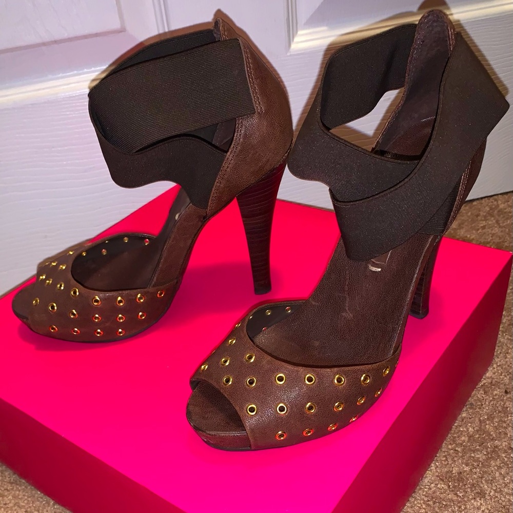 BCBG heels!